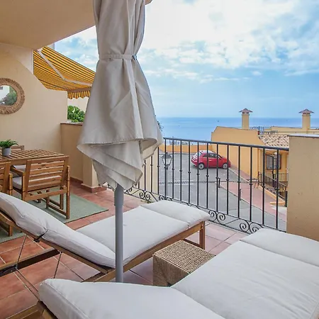 Beachside Retreat With Private Terrace